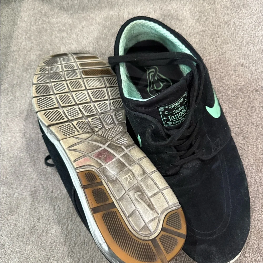 Nike Stefan Janoski Black with Mint Accents Sneakers - Picture 3 of 4